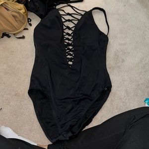 NWT, size 6, black